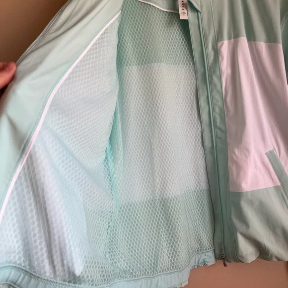 Lululemon Spring Jacket | Size 10 - Picture 7 of 8